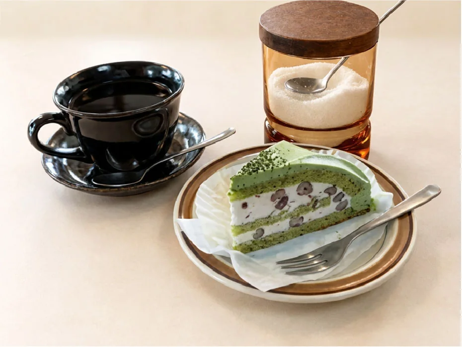 抹茶ケーキとコーヒー